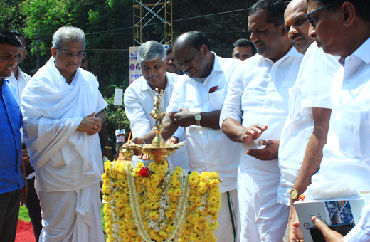 Kumaraswamy at dharmasthala